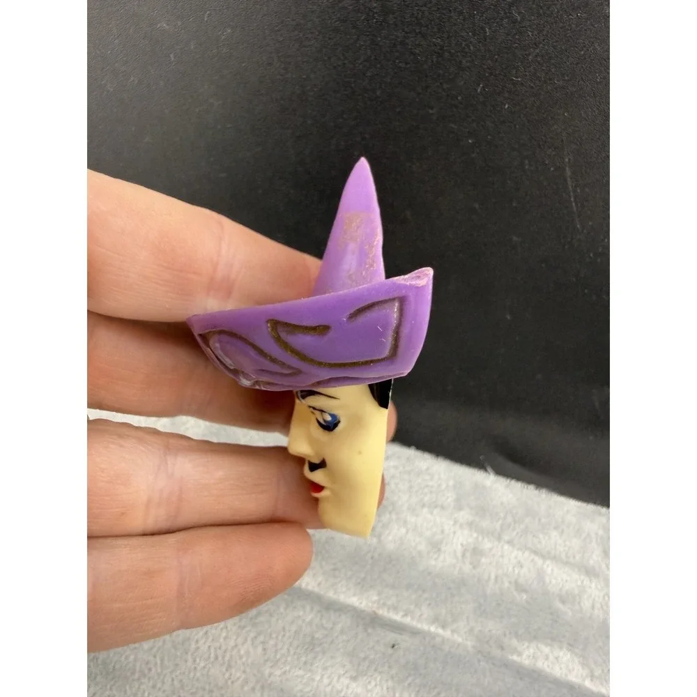 Vintage‎ Celluloid Brooch Sombrero Purple